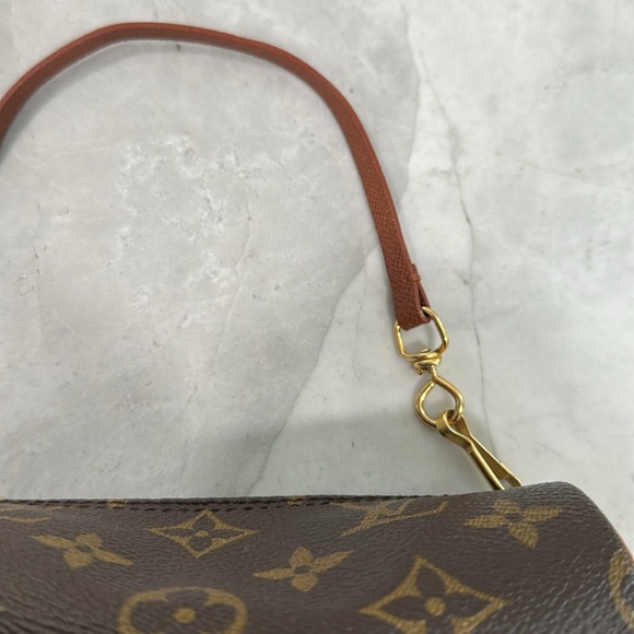 Authentic Louis Vuitton Mini Papillon - Picture 14 of 14
